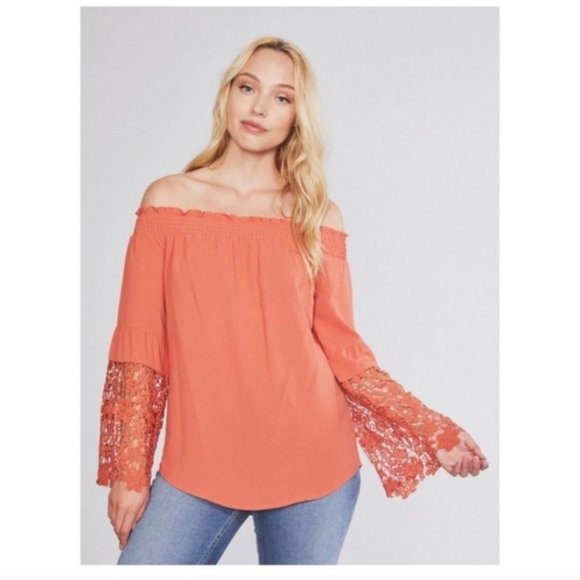 ✨OFF SHOULDER BELL CROCHET SLEEVE TOP.  NEW - Picture 2 of 6